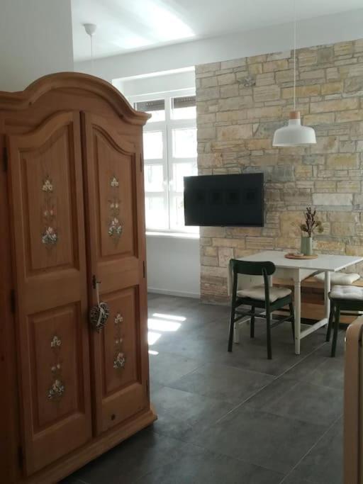 Lovely Apartment In The City Center Pola Esterno foto